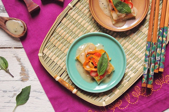 Crispy Curry Tofu with Mini Peppers and Sweet Onion Sauce | Food Bloggers of Canada