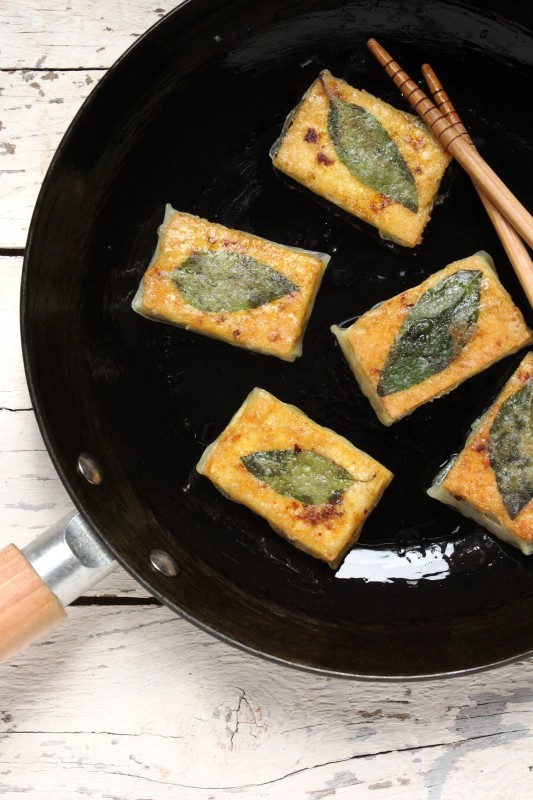 Crispy Curry Tofu with Mini Peppers and Sweet Onion Sauce | Food Bloggers of Canada