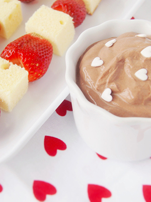 Chocolate Greek Yogurt Dip | The Hungry Homemaker