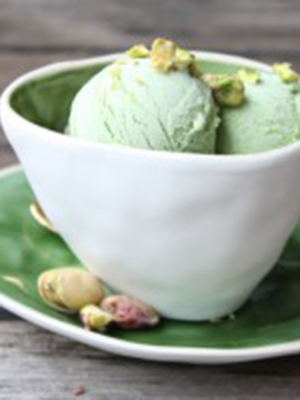 Pistachio Ice Cream | A Canadian Foodie