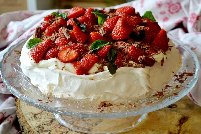 Celebrating Strawberry Season with Irish Pavlova | Food Bloggers of canada