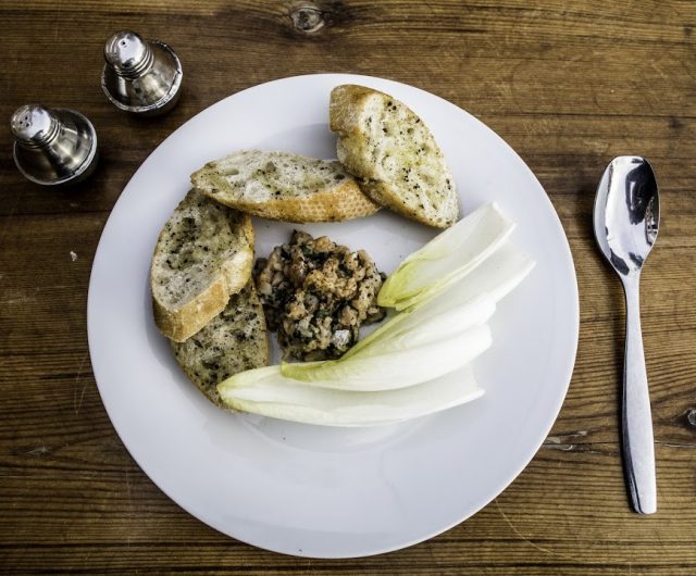 Chef Ayla Smith of Woodcutter's Kitchen | Food Bloggers of Canada