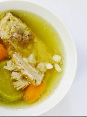 Green Radish Carrot Pork Bone Soup