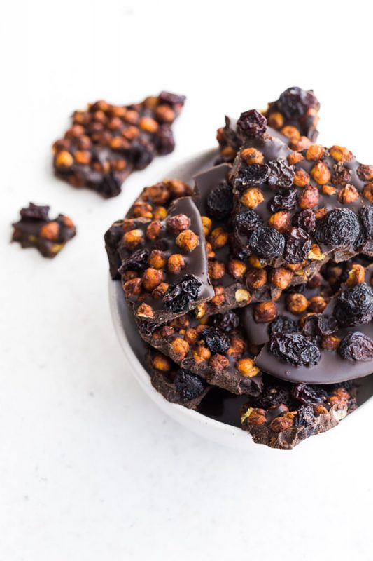 Cinnamon Raisin Chocolate Chickpea Bark | Food Bloggers of Canada