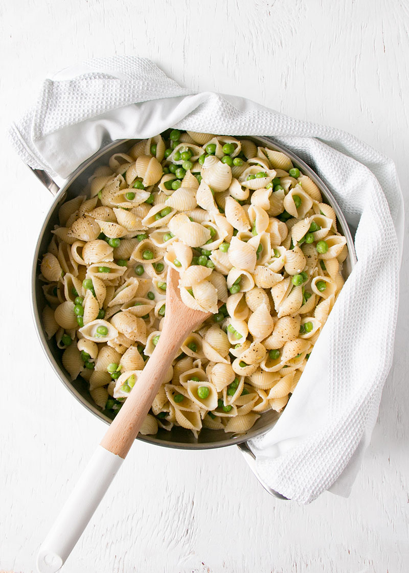Lemon and Pepper Alfredo Pasta Shells With Peas | My Kitchen Love