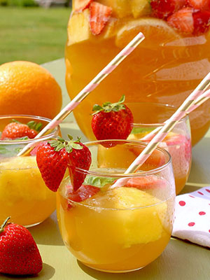 Fruity Summer Punch | Sneaky Mommies