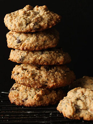Oatmeal Chia Coconut Hemp Chocolate Chip Cookies | Dish 'n' the Kitchen