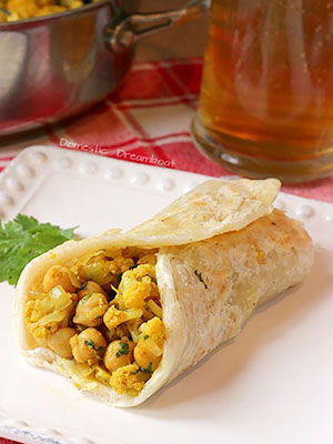 Curried Cauliflower and Chickpea Wraps | Domestic Dreamboat